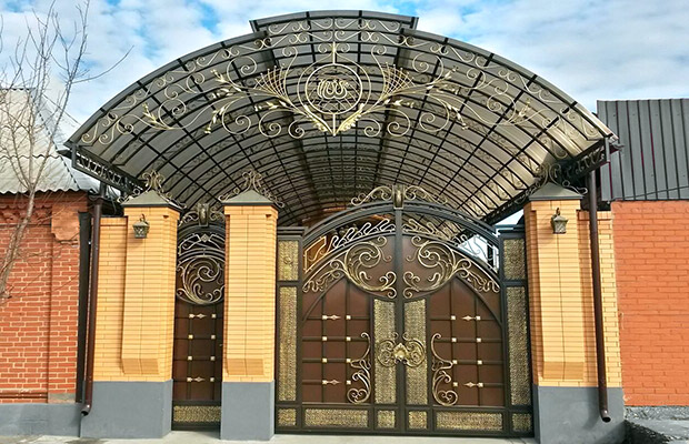 Купить или заказать ворота для дома с навесом - стильные и надежные решения для вашего участка в Выборге от 42663 руб | ВоротМастер-Вбр